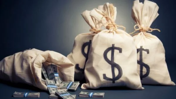 За 10 години от България са изтекли незаконно 25 млрд. долара