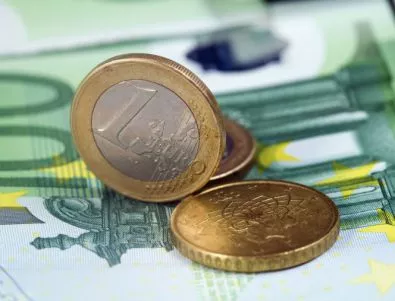 Еврото с 11-годишно дъно спрямо долара 