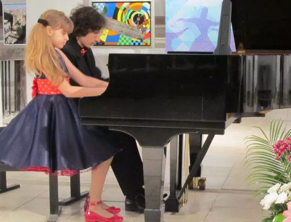 Наши млади пианисти ще развеят трибагреника ни в Ню Йорк