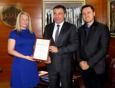 Изпратиха признание за кмета на Несебър от Санкт  Петербург