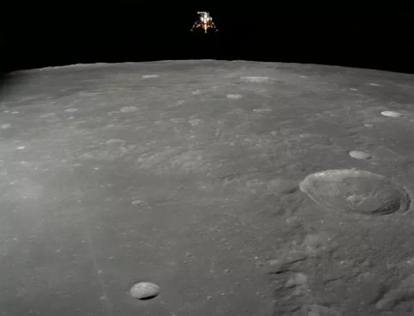 Аполо 12 каца на Луната