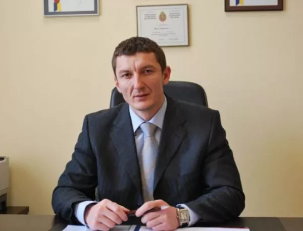 Орхан Исмаилов остава зам.-министър на отбраната