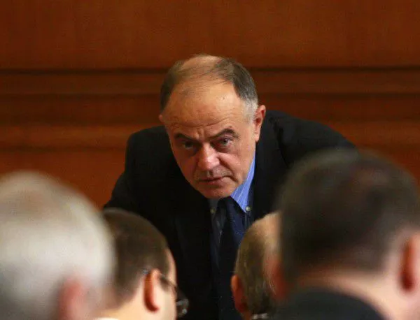 Атанасов съветва "Протестна мрежа" да обжалва решението за Пеевски