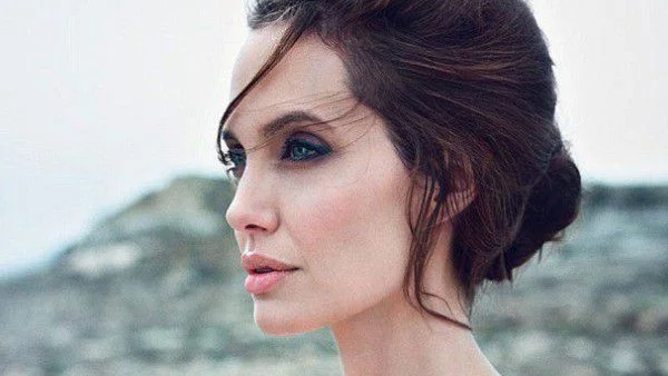 Анджелина Джоли е болна от варицела