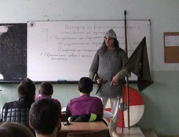 Викинг обучава деца в Пловдив