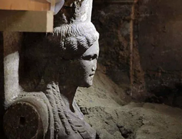 Гробницата в Амфиполис може да е на любовника на Александър Македонски