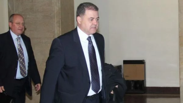Молим САЩ да ни подарят изтребители