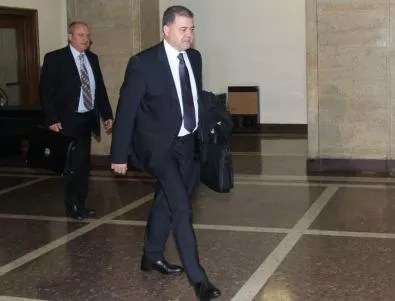 Прокуратурата опроверга Ненчев за осъдените военни