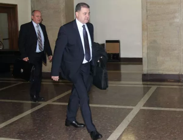 Прокуратурата опроверга Ненчев за осъдените военни