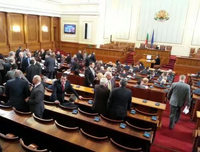 Депутатите се скараха дали ГЕРБ и Реформаторите не се подмазват на ЕК