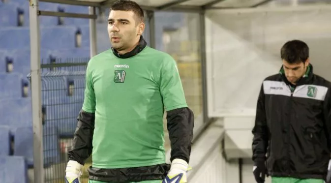 Владо Стоянов не играл срещу Унион заради оферта