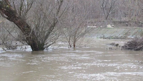 Армията влезе в Смолян, за да помага за овладяването на бедственото положение
