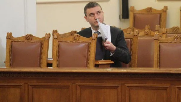 Горанов пак наблегна на свободата на избора между НОИ и частните фондове