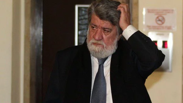 Изложбата струваше четвърт от логото с "яйцата"