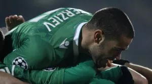 Роналдо подари фланелката си на български национал