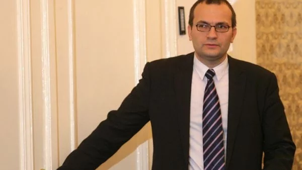 Реформатори осъдиха КЗК да разкрие заплатите си