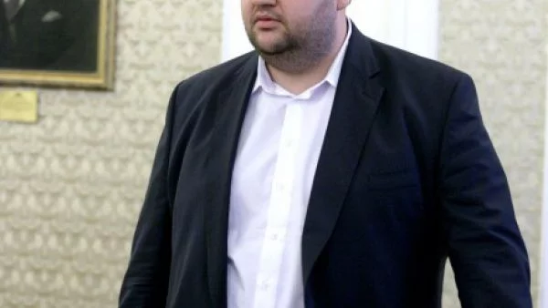 Пеевски: Василев да си отговаря пред държавата, с мен той спор няма