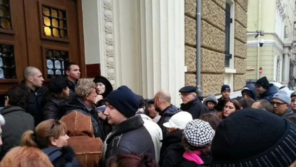 Полиция пази районите на КТБ във Варна