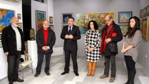 Кметът на Несебър откри традиционната никулденска изложба в града
