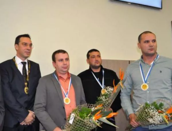 Героите, спасили десетки животи при наводненията в Бургаско, с почетни ордени