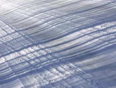 Три автомобила са били затънали в снега между Смолян и село Мугла