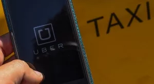 САЩ забраниха на Uber да тества самоуправляващи се коли на пътя 
