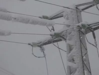 Лед пречи на електрозахранването в Северозападна България