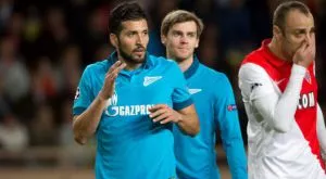 Бербатов на линия за сблъсъка с лидера