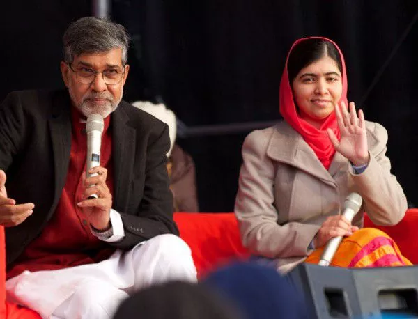 Връчиха Нобеловата награда за мир на Малала и Кайлаш Сатярти