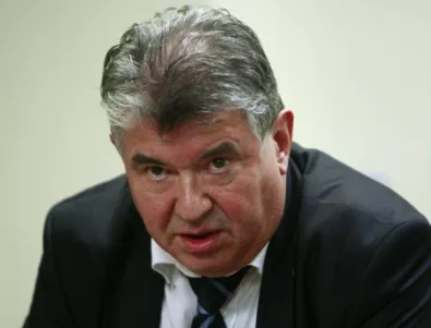 Не приеха оставката на Петър Илиев, остава шеф на НЕК