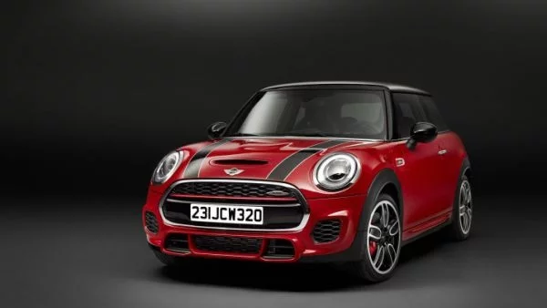 Новият MINI John Cooper Works е напомпан до 231 к.с.