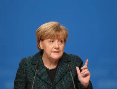 Меркел размаха пръст на Гърция за еврозоната