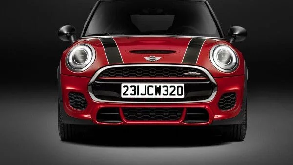 Новият MINI John Cooper Works е напомпан до 231 к.с.