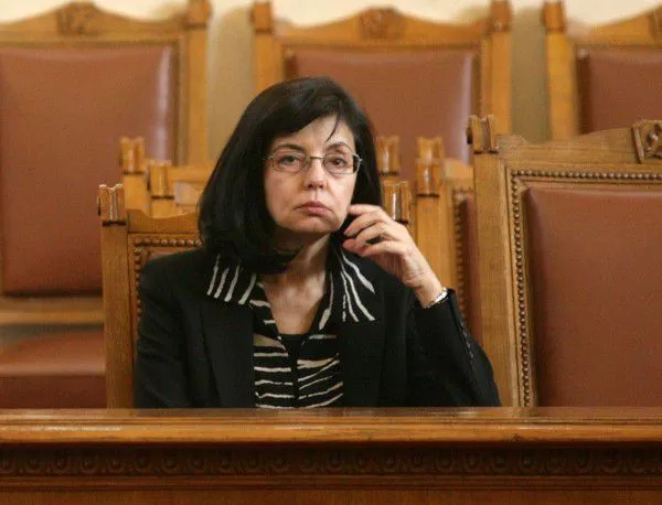 Кунева предлага чужди служби да помагат в избора на "борци срещу корупцията"