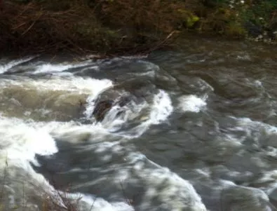 Нивото на Тунджа в Ямболско пада, но усложнената обстановка в някои общини продължава