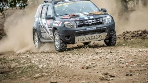 Dacia Duster: Кален в 2300 км зверска битка (тест-драйв)