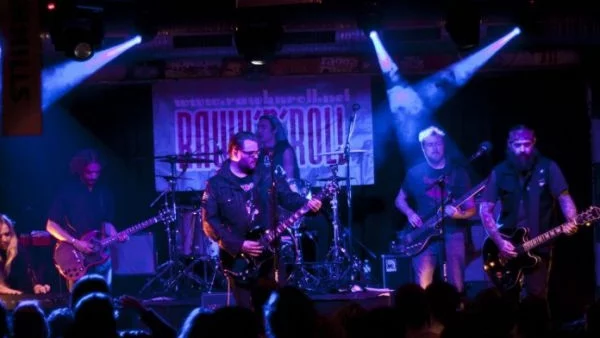 Българин стана китарист на британците CRIPPLED BLACK PHOENIX 