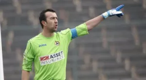 {{ otherArticle[0].article.title }}