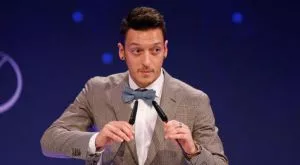 Месут Йозил с уникална благотворителна постъпка