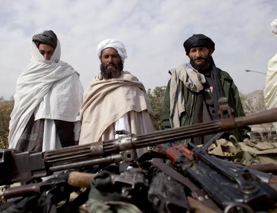 Талибаните завзеха главния граничен пункт на границата с Иран 