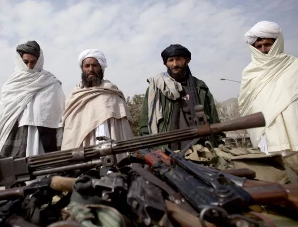 Ужас в Пакистан, талибани нападнаха училище и убиха над 120 души*   