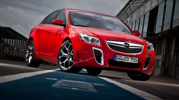 15 години Opel OPC вършее по пътищата