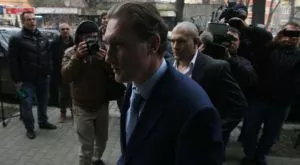 Дерменджиев може да е спокоен за поста си