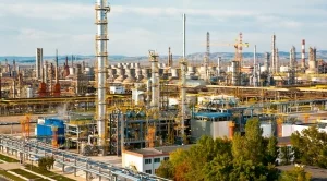 Официално: "Лукойл" държи 92% от складовете за бензин