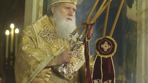 Патриарх Неофит отслужи Богоявленски водосвет на бойните знамена 