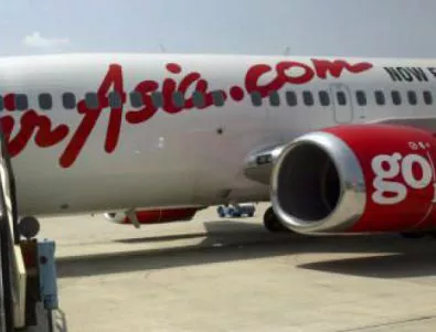 Жертва със спасителна жилетка откриха след катастрофата на самолета на Air Asia