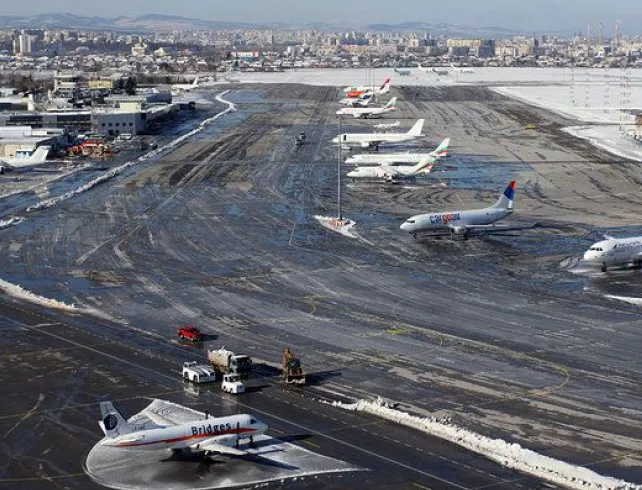 Самолети отказали да се приземят на летище София 