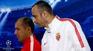 Легенда постави Бербатов пред Феномена