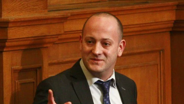 Лютви Местан очевидно имаше проблем, за да раздава присъди по празниците