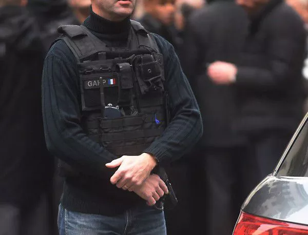 7 души са задържани за нападението в Париж